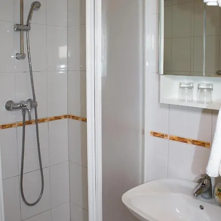 Baron Gautsch Bed & Breakfast 3*